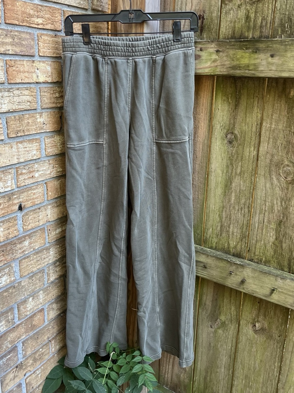 Aerie Wide Leg Sweatpants in Green